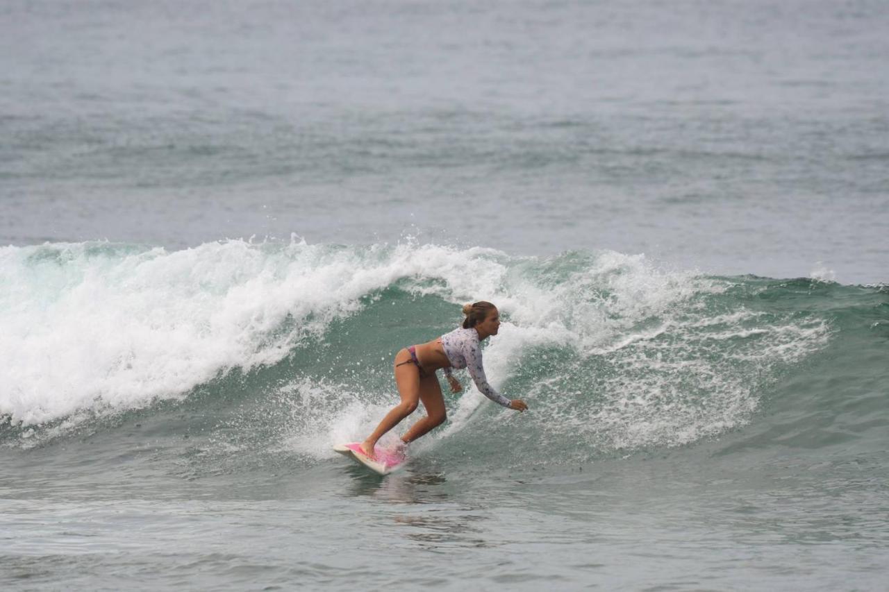 Balsa Surf Camp By Rotamundos Hotel Montañita Kültér fotó